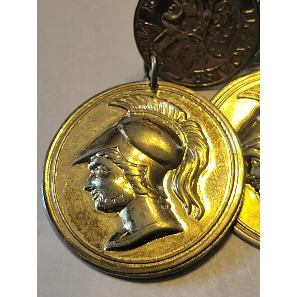 Vintage Estate Earrings Gold Tone Roman Soldier Cameo Dangling Clip-On‎ Jewelry